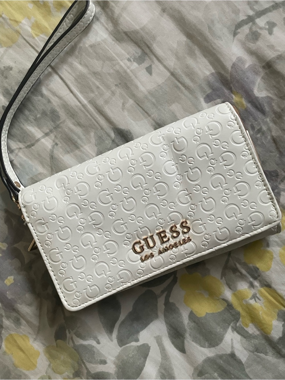 GUESS White Embossed Logo Wallet